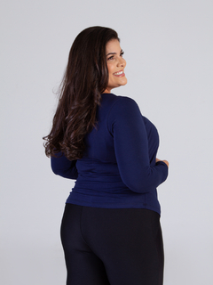 Blusa amamentação plus size manga longa gola em V com abertura - comprar online