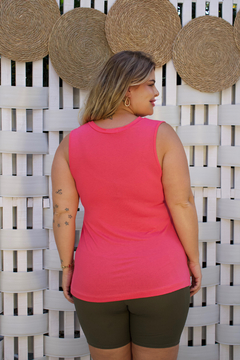 Imagem do Regata amamentação plus size gola em V com abertura