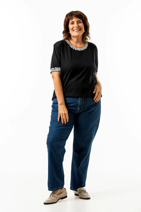 Remera Hibiscus Negro