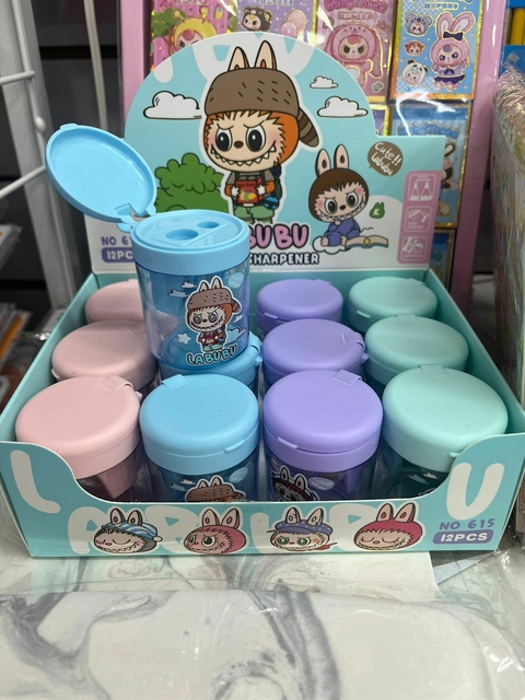 Sacapuntas con deposito Labubu