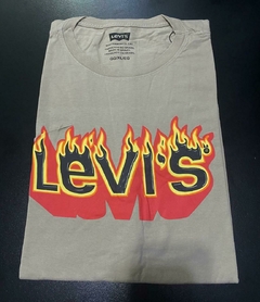 012-001 Camiseta LEV- FOGO