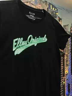 009-002 Camiseta Ellu - Preta - comprar online