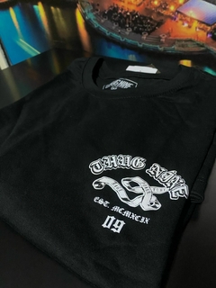 016-001 Camiseta Thug - Preta na internet