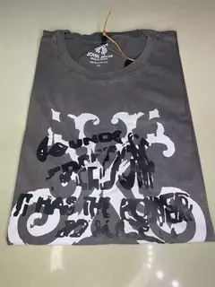 010-001 Camiseta John - Cinza