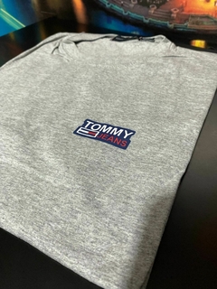 015-001 Camiseta Tommy - Cinza - comprar online