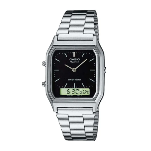 Relógio Casio com mostrador preto formato quadrado e pulseiras e caixa do relógio prateadas