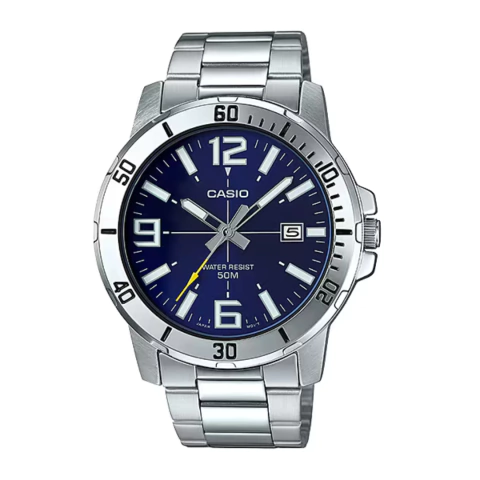 Relógio Casio MTPVD01D com fundo azul e pulseira prateada masculino
