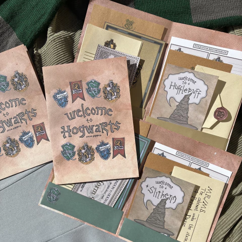kit de papelería WELCOME TO HOGWARTS - comprar online