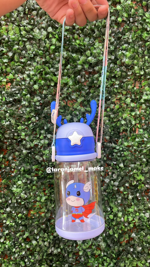 GARRAFA DE ÁGUA INFANTIL COM ALÇA E CANUDO AZUL - comprar online