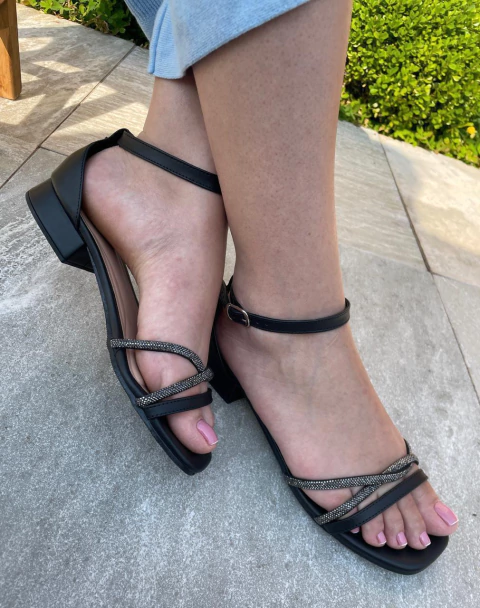 Sandalia Salto 2 Cm Bico Quadrado com Strass - comprar online