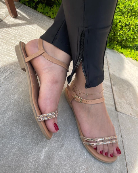 Sandália Rasteira com Strass Degradê - comprar online