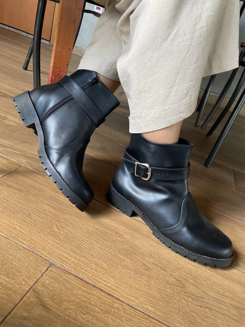 Bota Feminina Napa Sintética Preta com Zíper lateral ( 2 em 1 ) - comprar online