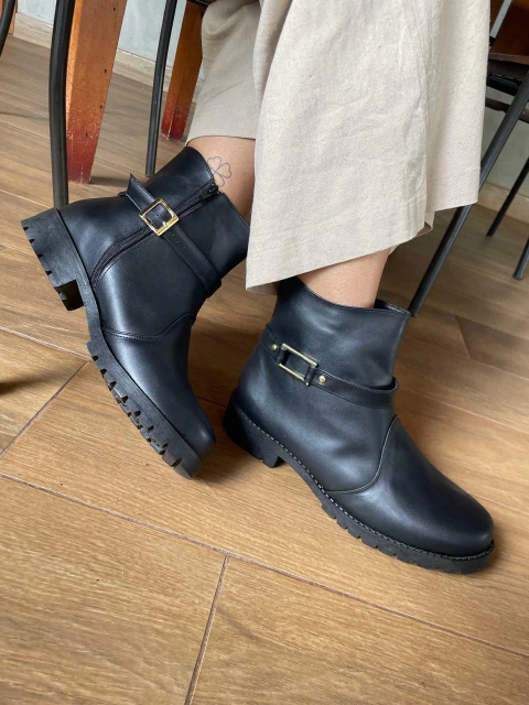 Bota Feminina Napa Sintética, cinta Móvel com 2 opções de uso - comprar online