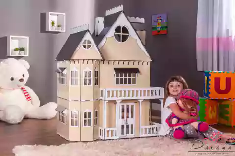 Casa De Bonecas Escala Barbie Modelo EMILY CREM - DARAMA