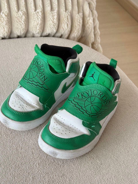 TÊNIS INFANTIL NIKE SKY JORDAN