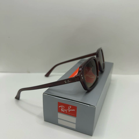 Zuri Bio-Based (RAY-BAN) na internet