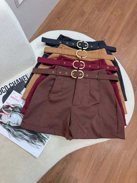 Short alfaiataria com bolso embutido | Zíper lateral | Cinto combinando | Caimento impecável REF: 272
