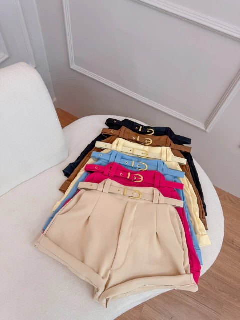 Short alfaiataria feminino | Zíper lateral | Com cinto | Tecido encorpado | Look casual chic REF: 283