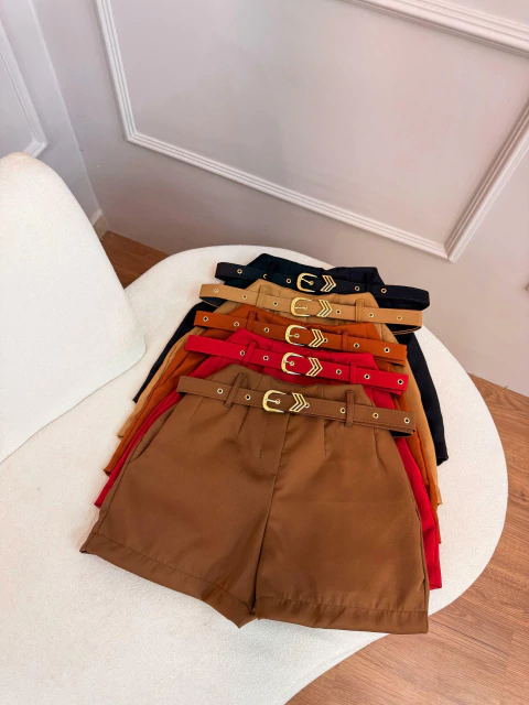 Short com Cinto Estilo Faixa e Fechamento Lateral REF: 063