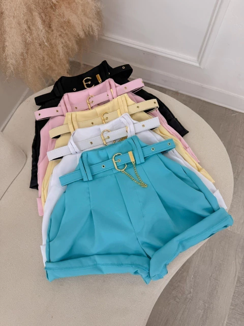 Peça moderna com caimento impecável e cintura alta. REF: 197