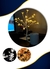 Árvore de LED cerejeira decorativa de 32cm com flores iluminadas em um ambiente de escritório, ao lado de uma caneca.
