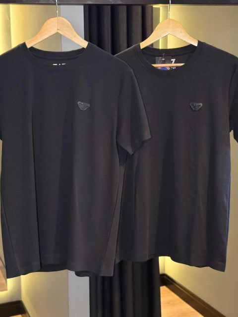 Camiseta Importada Armani - preta - comprar online