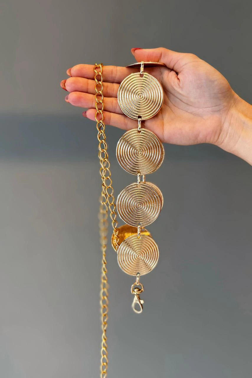 CINTO DE METAL DOURADO COM DISCOS