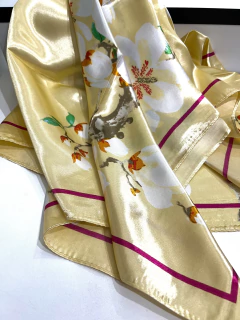 Lenço Cetim Estampado - AMARELO MANTEIGA na internet