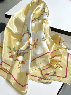 Lenço Cetim Estampado - AMARELO MANTEIGA - comprar online