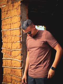 Basic Long Masculina - Marrom na internet