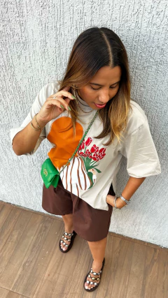 T-Shirt Oversized Mulher - Ruiva Flor - loja online