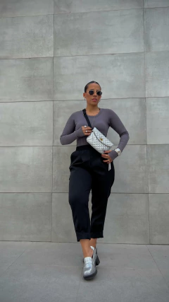 Manga Longa Canelada Jade - Cinza - comprar online