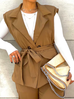 Imagem do Colete Briana Alfaiataria - Camel