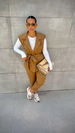 Colete Briana Alfaiataria - Camel