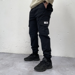 JOGGER CARGO TNF NEGRO