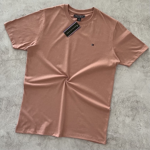REMERA TOMMY BORDADA ROSA VIEJO