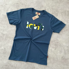 REMERA LEVI´S ESTAMPA CAMUFLAJE PETROLEO - comprar online