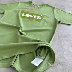 REMERA LEVI´S VERDE OLIVA - tienda online