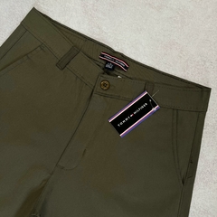 BERMUDA CHINA TOMMY VERDE MILITAR - comprar online