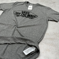 REMERA VANS OTW GRIS - Elixir Indumentaria