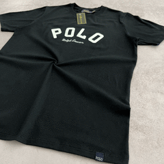 REMERA POLO URBAN NEGRA en internet