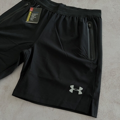 SHORT DE ENTRENAMIENTO UNDER NEGRO - comprar online