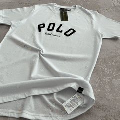 REMERA POLO URBAN BLANCA - Elixir Indumentaria
