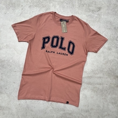 REMERA POLO ROSA VIEJO ESTAMPA