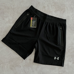 SHORT DE ENTRENAMIENTO UNDER NEGRO
