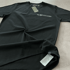 REMERA POLO MINIMAL NEGRA - Elixir Indumentaria