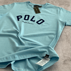 REMERA POLO URBAN CELESTE - Elixir Indumentaria