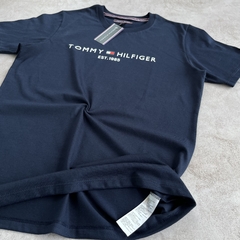 REMERA TOMMY AZUL MARINO en internet