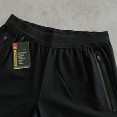 SHORT DE ENTRENAMIENTO UNDER NEGRO en internet