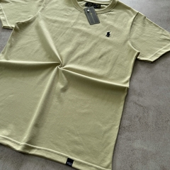 REMERA POLO CLÁSICA ARENA en internet